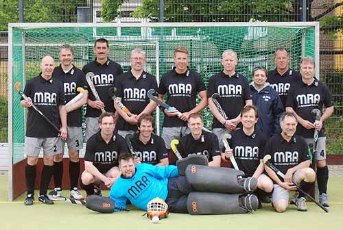 alt Dieses Bild hat ein leeres Alt-Attribut. Der Dateiname ist mannschaft_alte-herren_2014.jpg